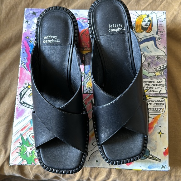 Ladies all black size 8.5 platform heels - Picture 3 of 3